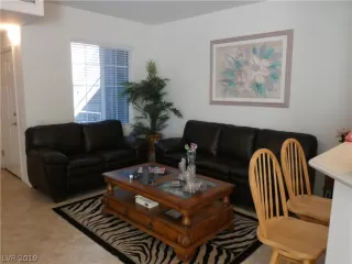 Photo #6: 2114419 Listing