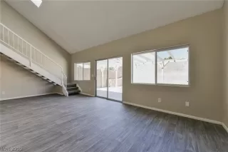 Photo #2: 2114420 Listing