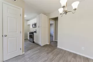 Photo #3: 2114420 Listing