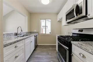 Photo #5: 2114420 Listing