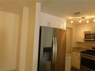 Photo #3: 2114425 Listing 
