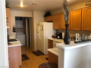 Photo #4: 2114430 Listing 