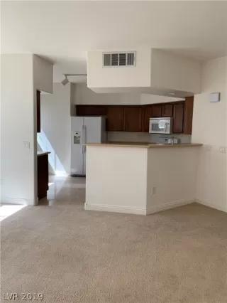 Photo #5: 2114461 Listing