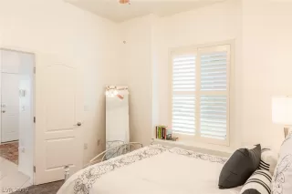 Photo #5: 2114487 Listing