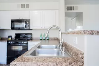 Photo #6: 2114517 Listing 