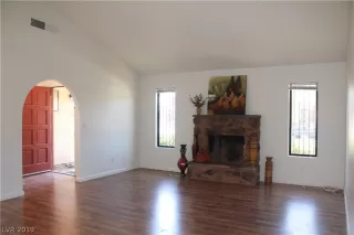 Photo #5: 2114538 Listing
