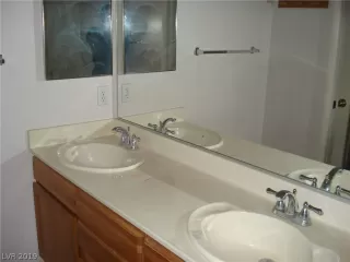 Photo #4: 2114579 Listing 