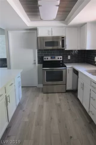 Photo #5: 2114587 Listing 