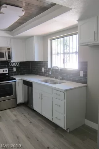 Photo #6: 2114587 Listing 