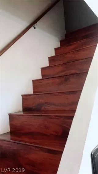 Photo #3: 2114602 Listing