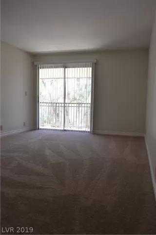Photo #3: 2114621 Listing