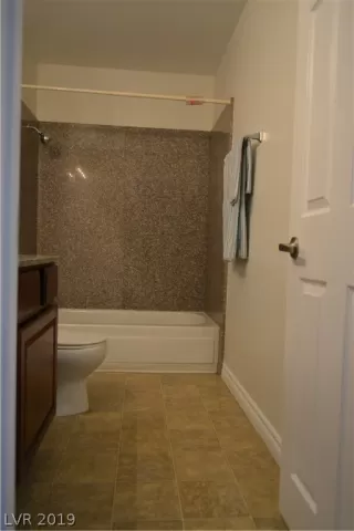 Photo #5: 2114621 Listing