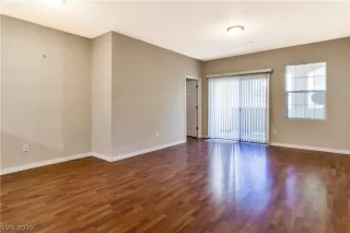 Photo #4: 2114668 Listing 