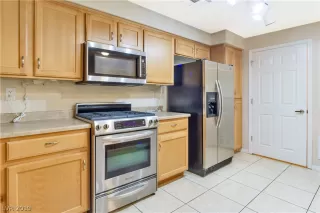 Photo #5: 2114668 Listing 