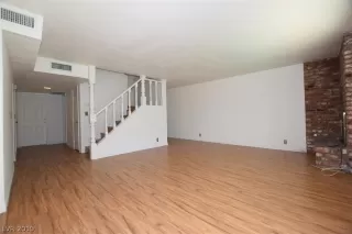 Photo #6: 2114760 Listing 