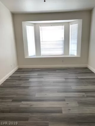 Photo #6: 2114786 Listing 