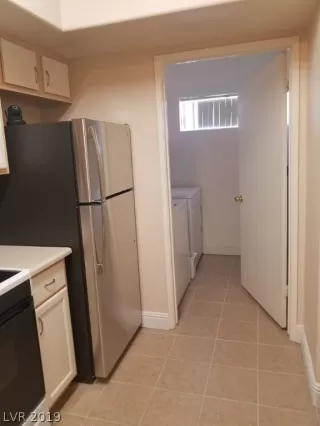 Photo #3: 2114912 Listing