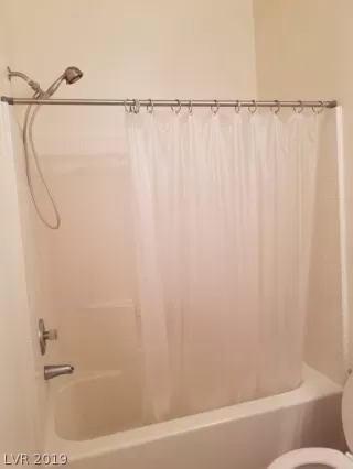 Photo #5: 2114912 Listing