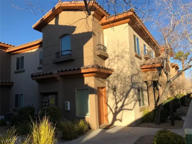 MLS: 2114991 Condo For Sale