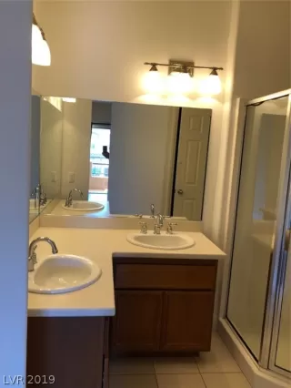 Photo #6: 2114991 Listing 