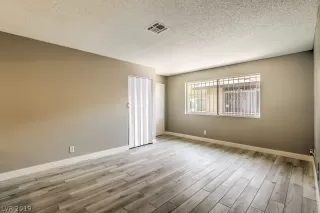 Photo #4: 2114998 Listing