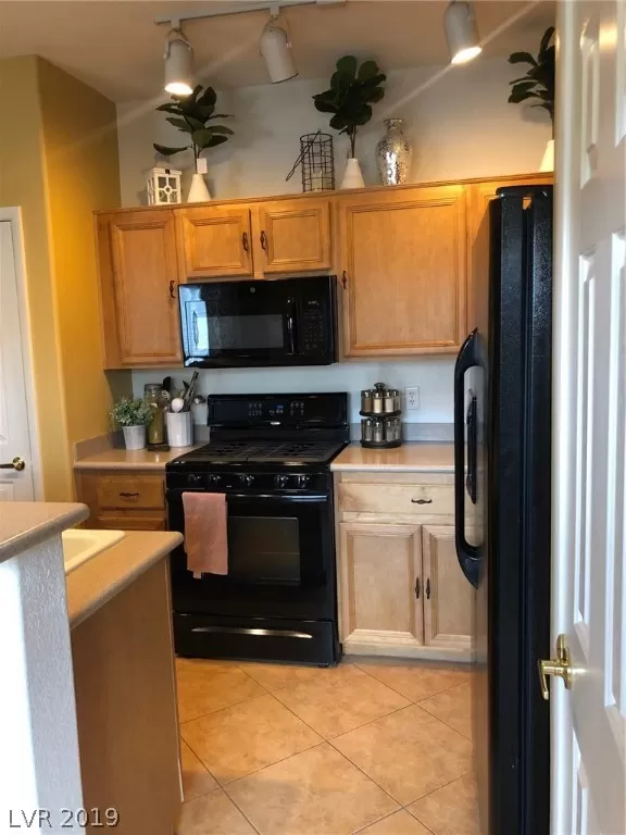 MLS: 2115023 Condo For Sale