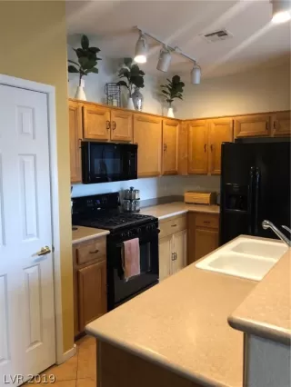 Photo #2: 2115023 Listing