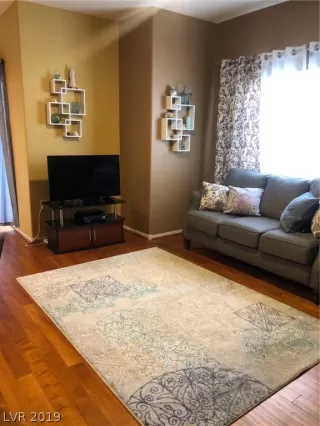 Photo #4: 2115023 Listing