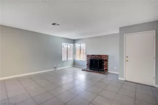 Photo #5: 2115082 Listing