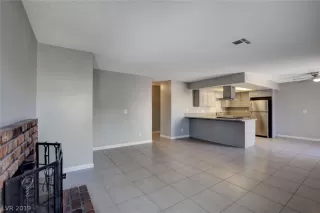 Photo #6: 2115082 Listing