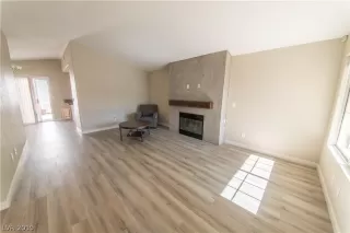 Photo #6: 2115105 Listing