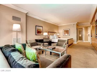 Photo #5: 2115118 Listing 