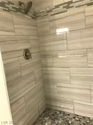 Photo #1: 2115189 Listing