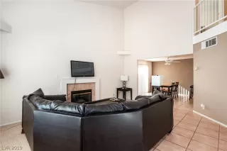 Photo #2: 2115303 Listing