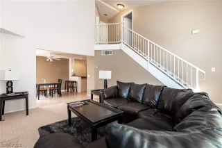 Photo #3: 2115303 Listing