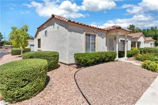 Photo #1: 2115320 Listing