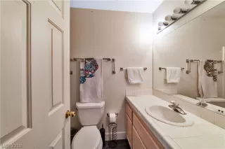 Photo #5: 2115320 Listing