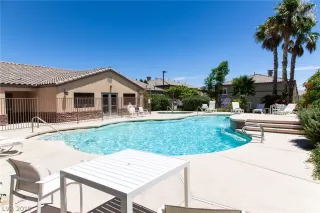 Photo #1: 2115337 Listing