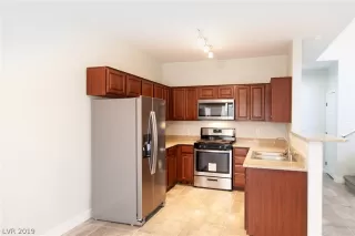 Photo #5: 2115337 Listing