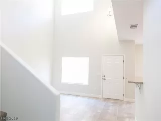 Photo #6: 2115337 Listing