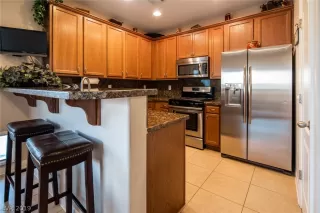 Photo #4: 2115343 Listing