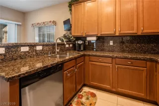 Photo #5: 2115343 Listing