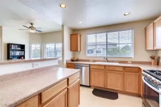 Photo #3: 2115456 Listing