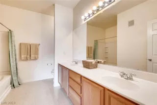 Photo #6: 2115456 Listing