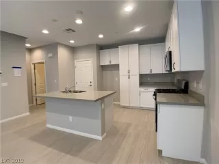 Photo #5: 2115468 Listing