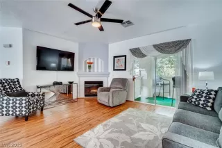 Photo #3: 2115504 Listing