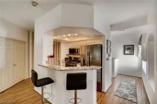 Photo #5: 2115504 Listing