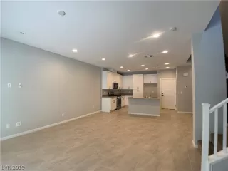 Photo #1: 2115507 Listing