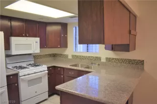 Photo #3: 2115527 Listing