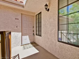 Photo #3: 2115551 Listing 